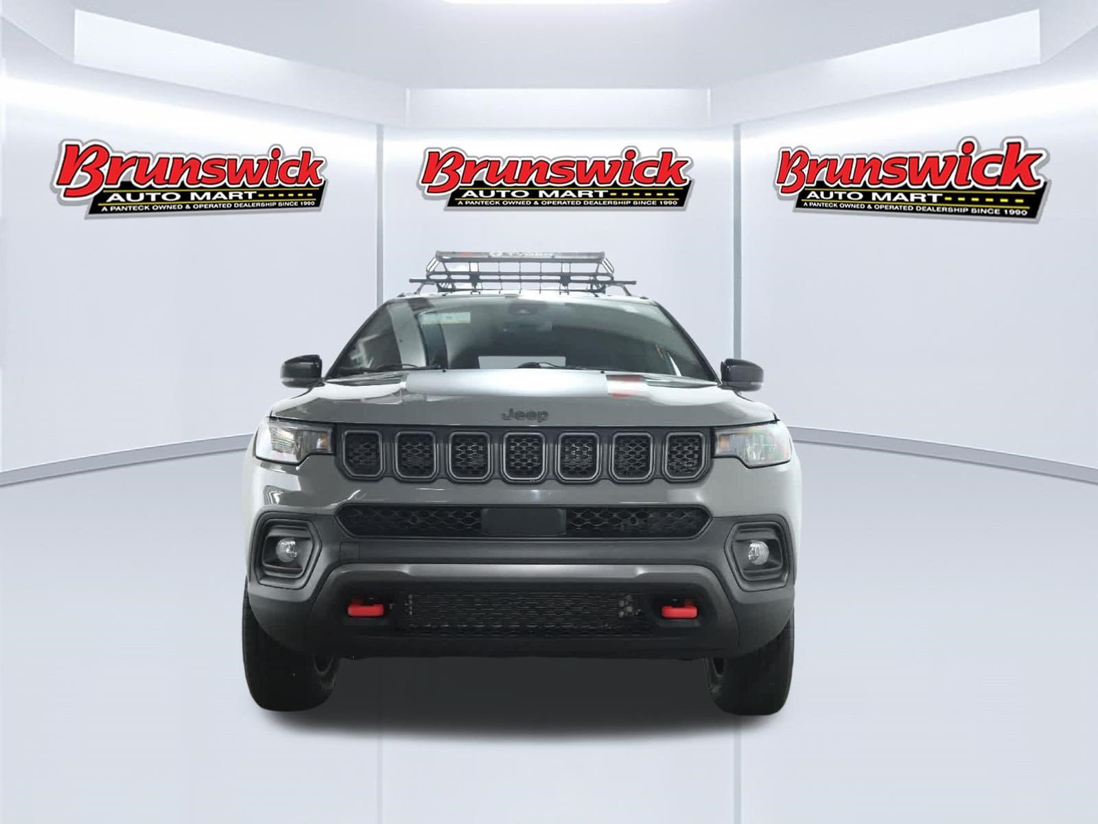Used 2023 Jeep Compass Trailhawk w/ Trailhawk Convenience Group AWD/4WD image 5