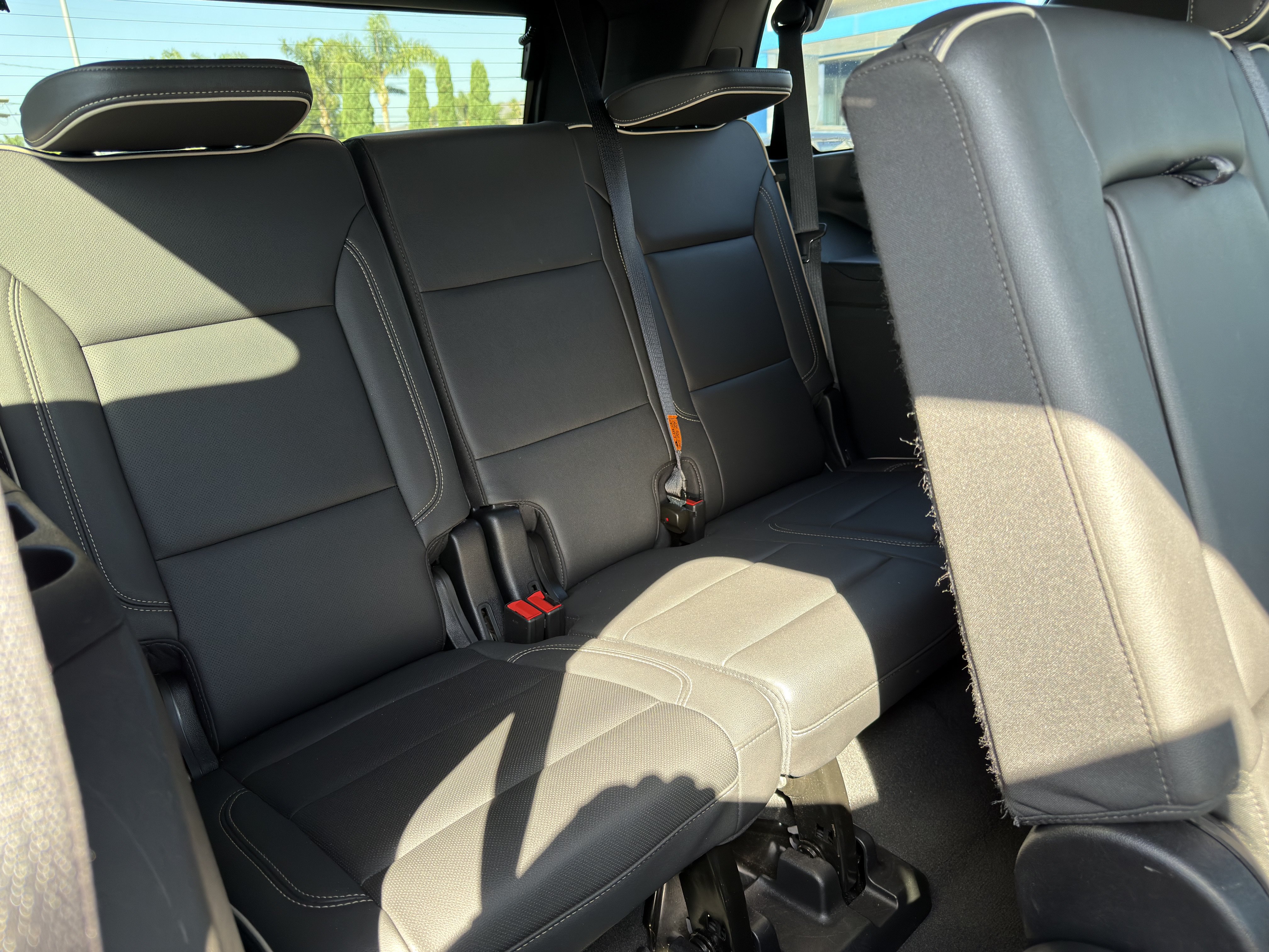 Used 2024 GMC Yukon SLT AWD/4WD image 14