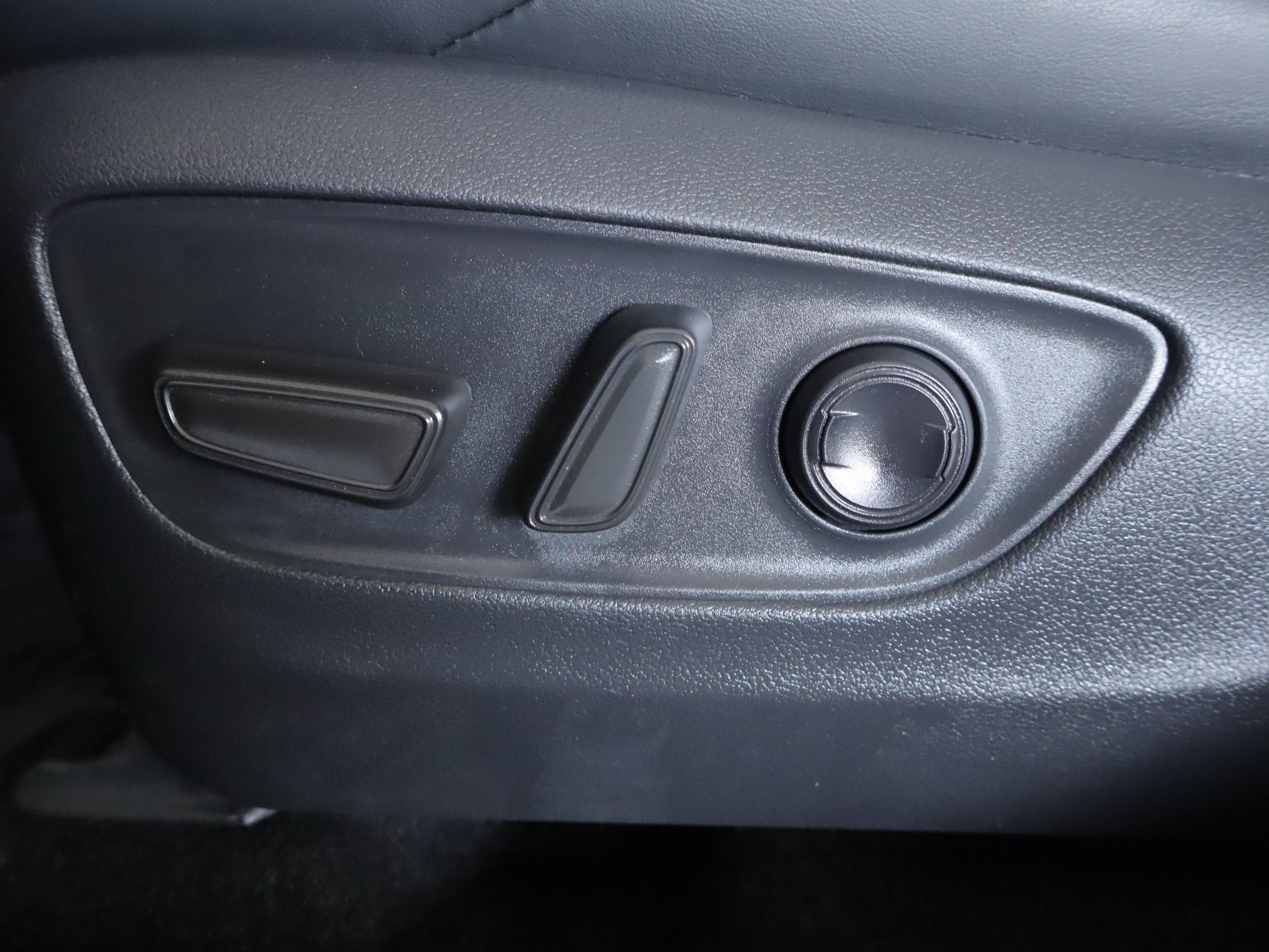 Used 2024 Toyota RAV4 XSE w/ Weather Package AWD/4WD image 13
