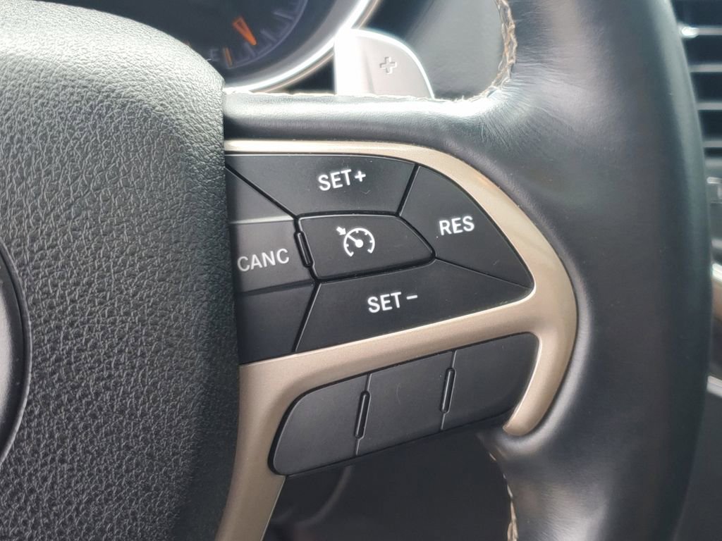 Used 2017 Jeep Grand Cherokee Overland AWD/4WD image 22