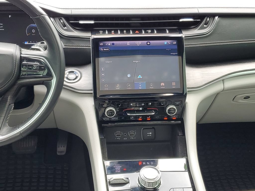 Used 2021 Jeep Grand Cherokee L Overland w/ Luxury Tech Group IV AWD/4WD image 31