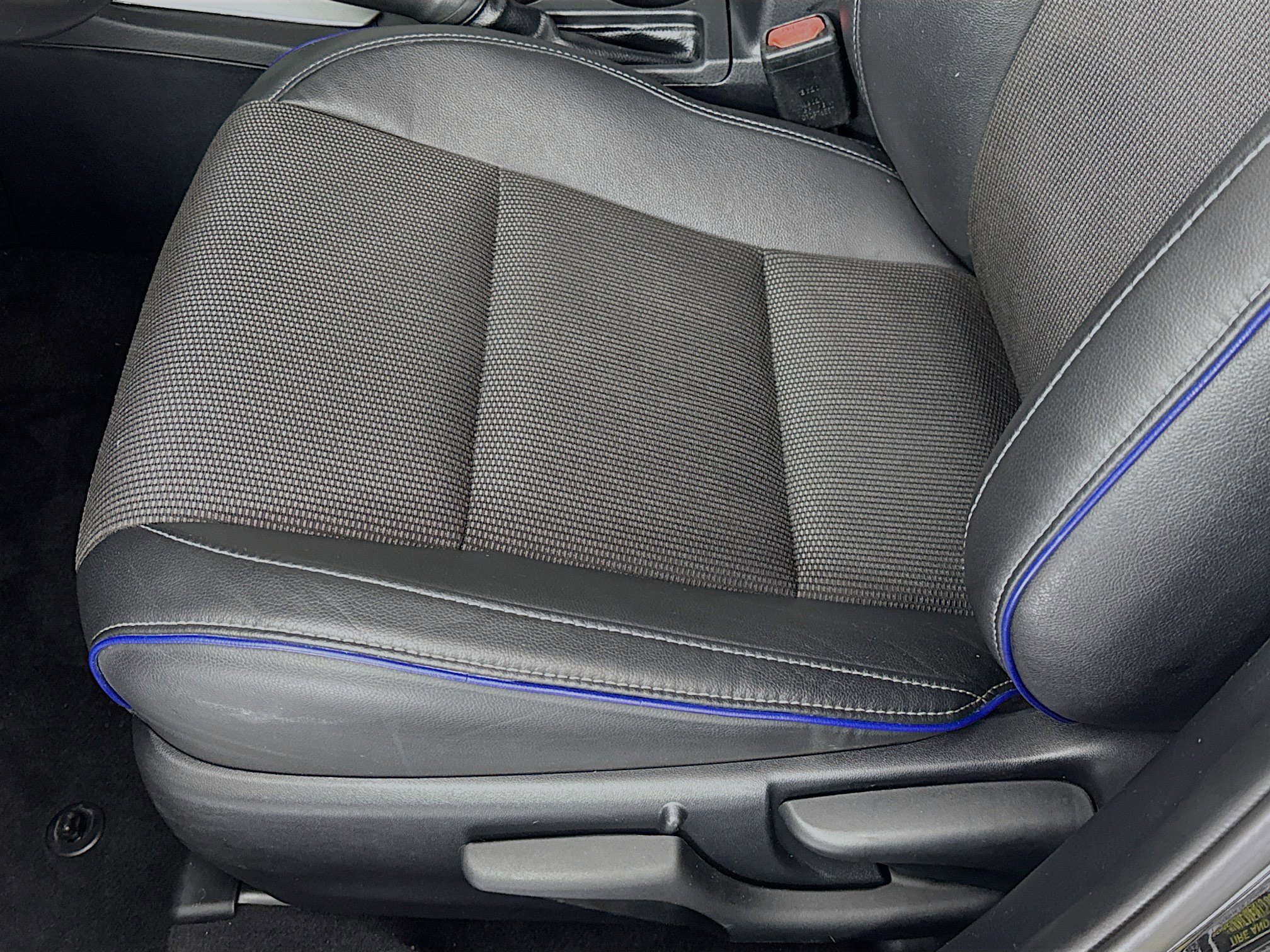 Used 2017 Toyota Corolla SE image 18