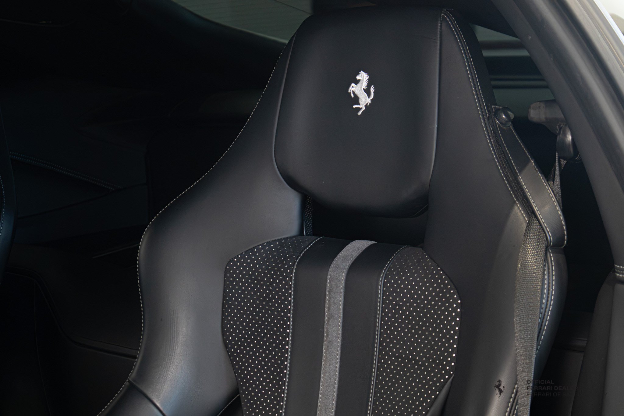 Used 2018 Ferrari 812 Superfast RWD image 16