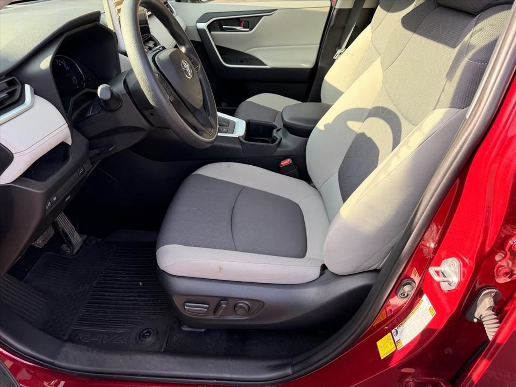 Used 2023 Toyota RAV4 XLE w/ Convenience Package image 14