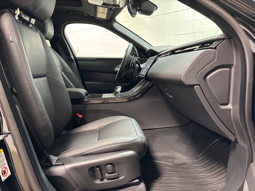 New 2026 Land Rover Range Rover Velar Dynamic SE image 32