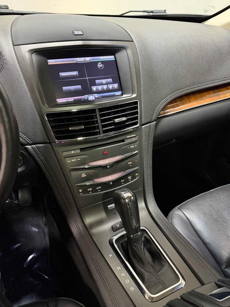 Used 2013 Lincoln MKT AWD image 14