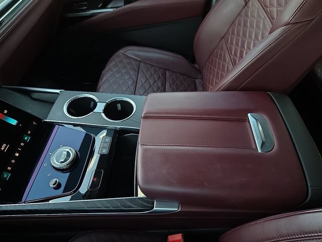 Used 2025 Cadillac Escalade Sport AWD/4WD image 29