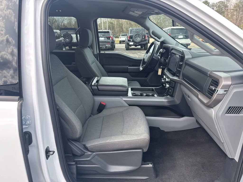 Used 2025 Ford F150 XLT w/ Equipment Group 301A Standard image 9