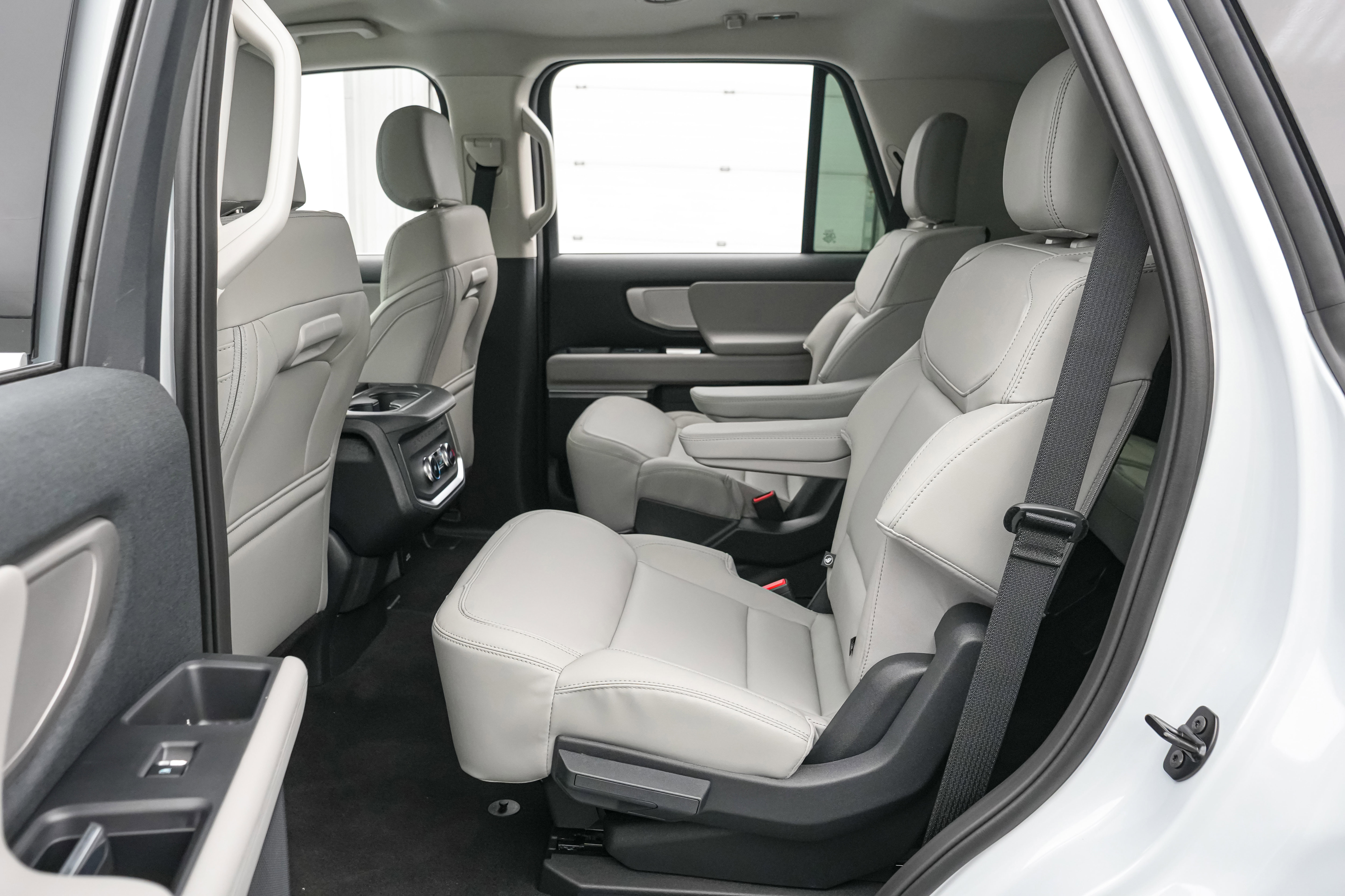 New 2026 Ford Expedition Active image 19