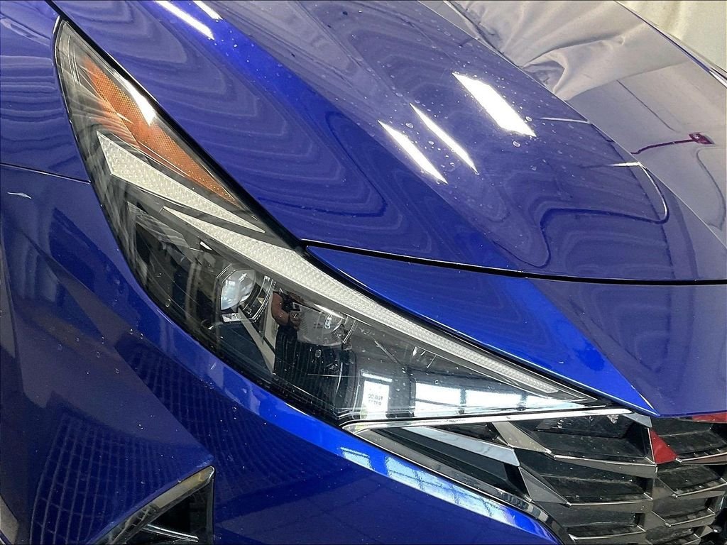 Certified 2023 Hyundai Elantra Limited FWD image 33