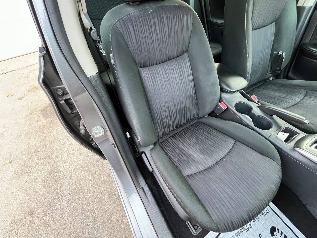 Used 2019 Nissan Sentra SV w/ Special Edition Package FWD image 10