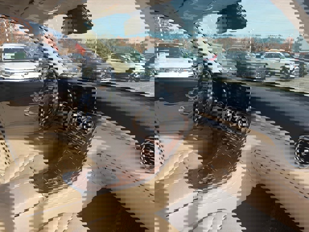 Used 2022 Mercedes-Benz GLC 300 4MATIC image 32