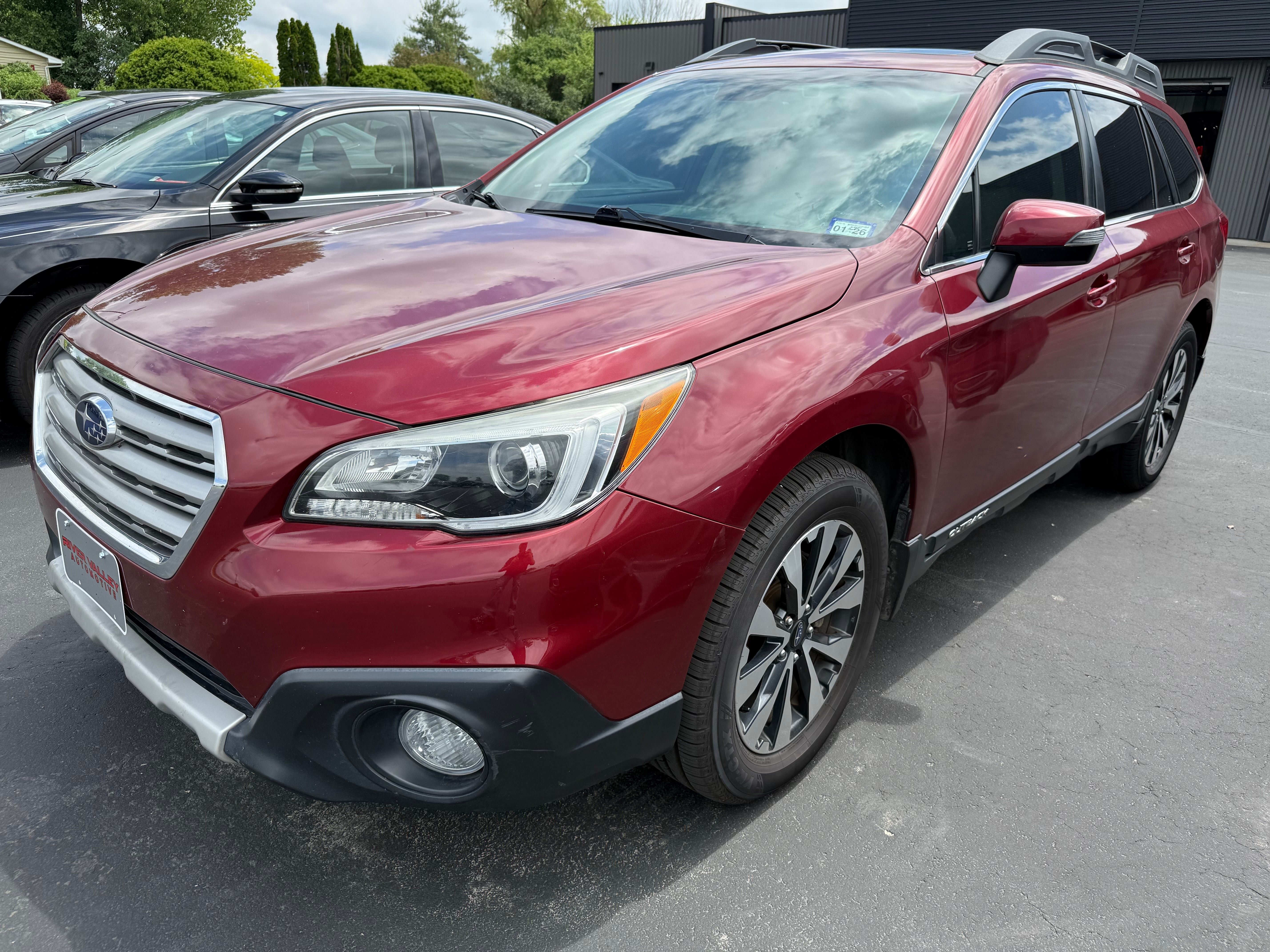 Used 2015 Subaru Outback 2.5i Limited AWD/4WD image 1