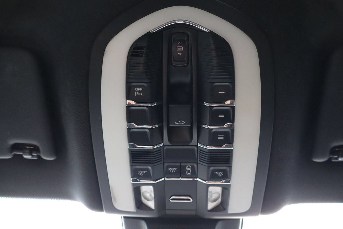 Used 2016 Porsche Macan S AWD/4WD image 27