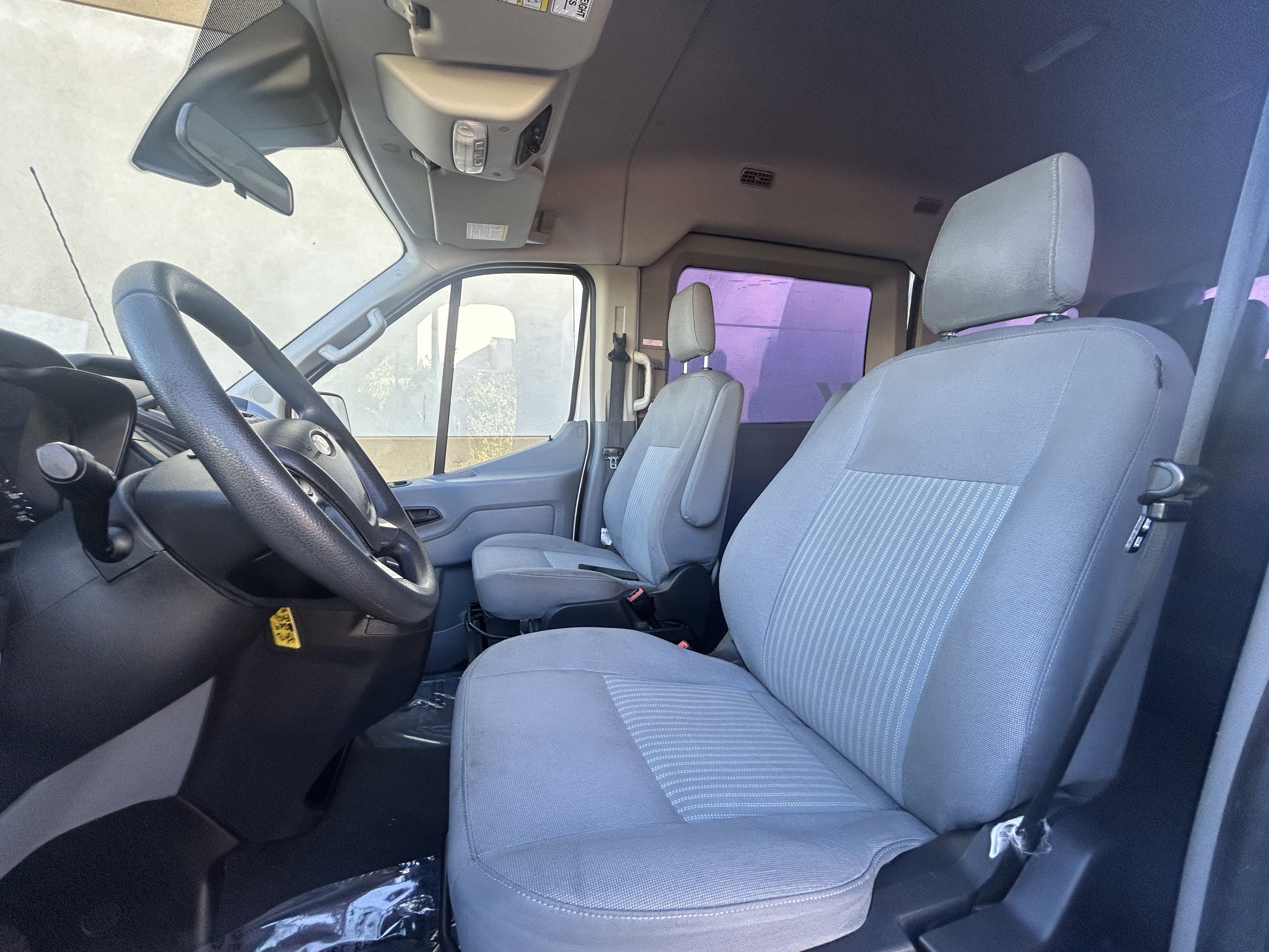 Used 2019 Ford Transit 150 XLT image 5