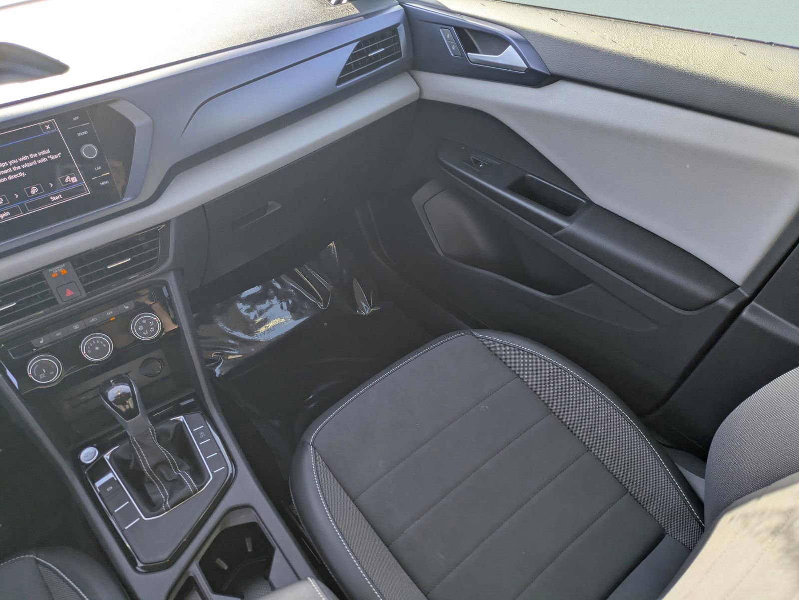 Used 2023 Volkswagen Taos SE image 23