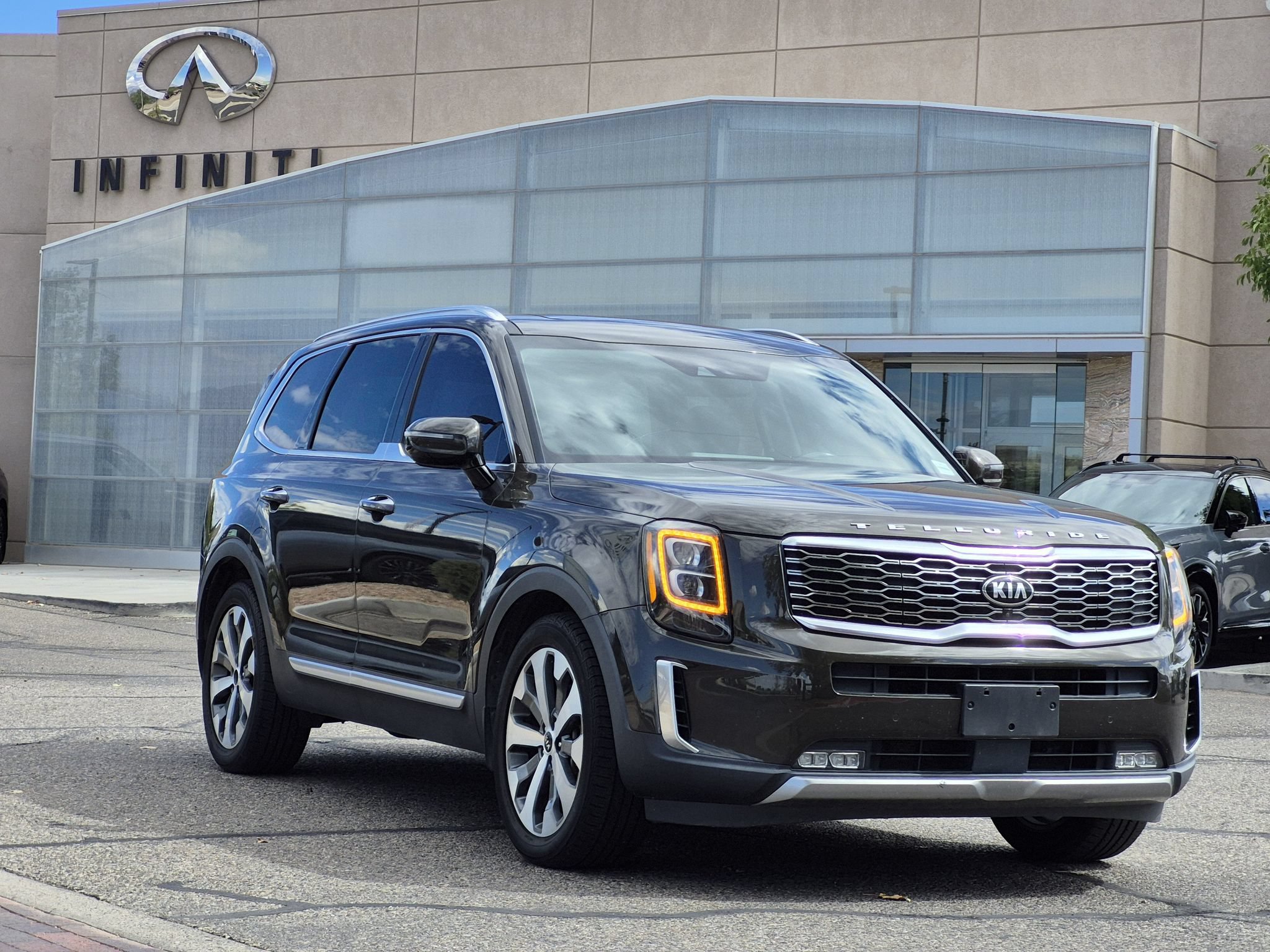 Used 2020 Kia Telluride SX AWD/4WD image 3
