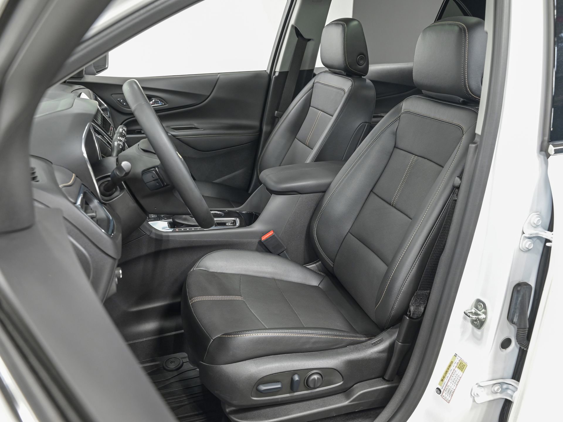 Used 2023 Chevrolet Equinox Premier FWD image 16