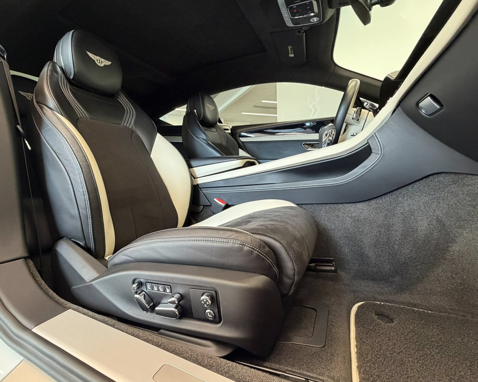 Used 2023 Bentley Continental GT S AWD/4WD image 31