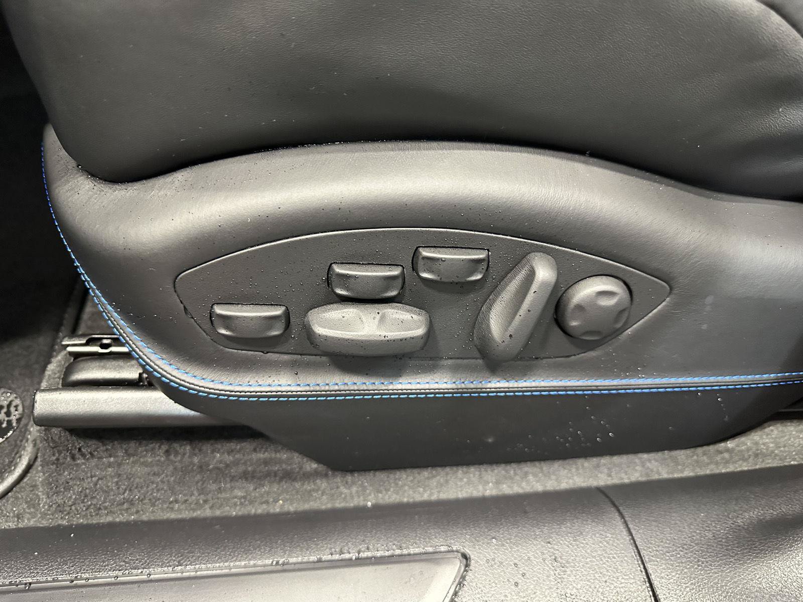 New 2026 Porsche Macan AWD/4WD image 19