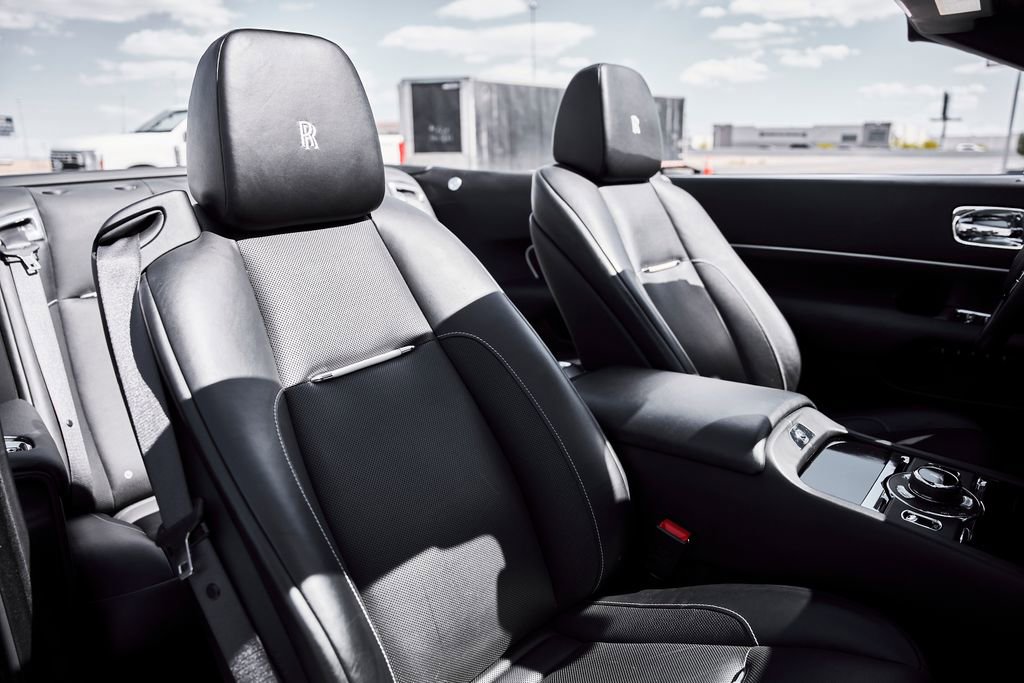 Used 2018 Rolls-Royce Dawn RWD image 38