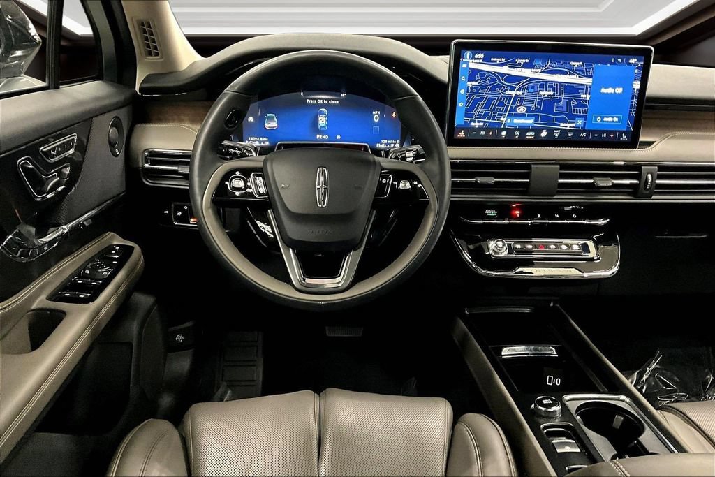 Used 2023 Lincoln Corsair Reserve w/ Equipment Group 202A AWD/4WD image 8