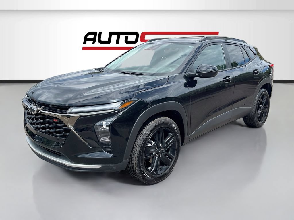 Used 2025 Chevrolet Trax ACTIV w/ Sunroof Package FWD image 3