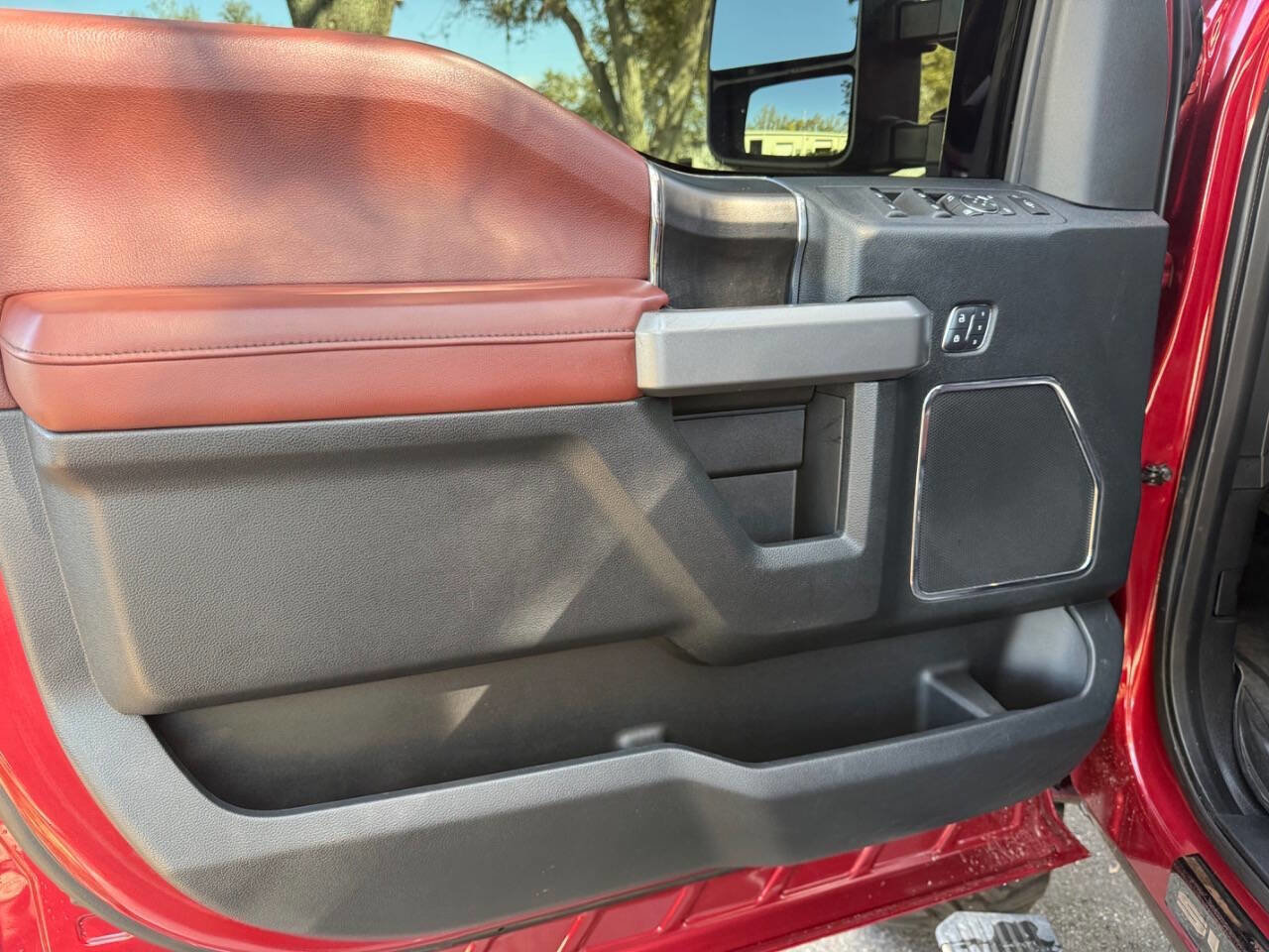 Used 2018 Ford F250 Platinum w/ Platinum Ultimate Package image 15