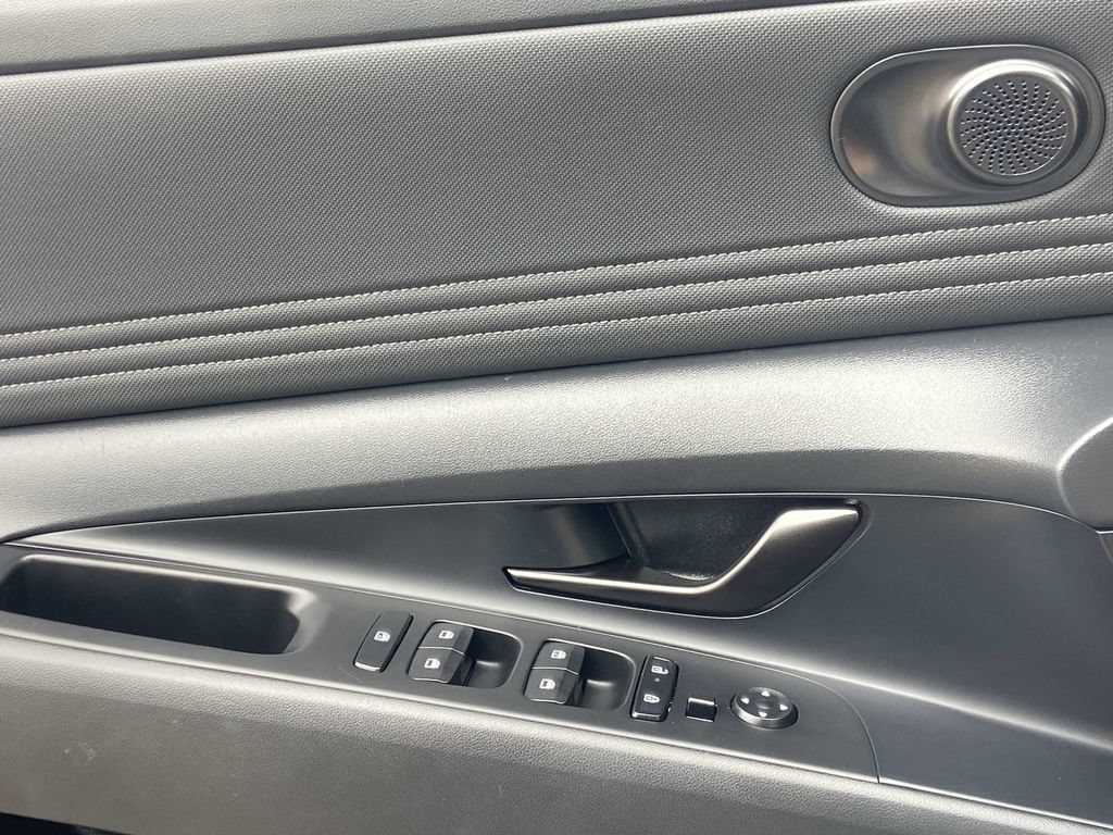 Used 2026 Hyundai Elantra Sport FWD image 18