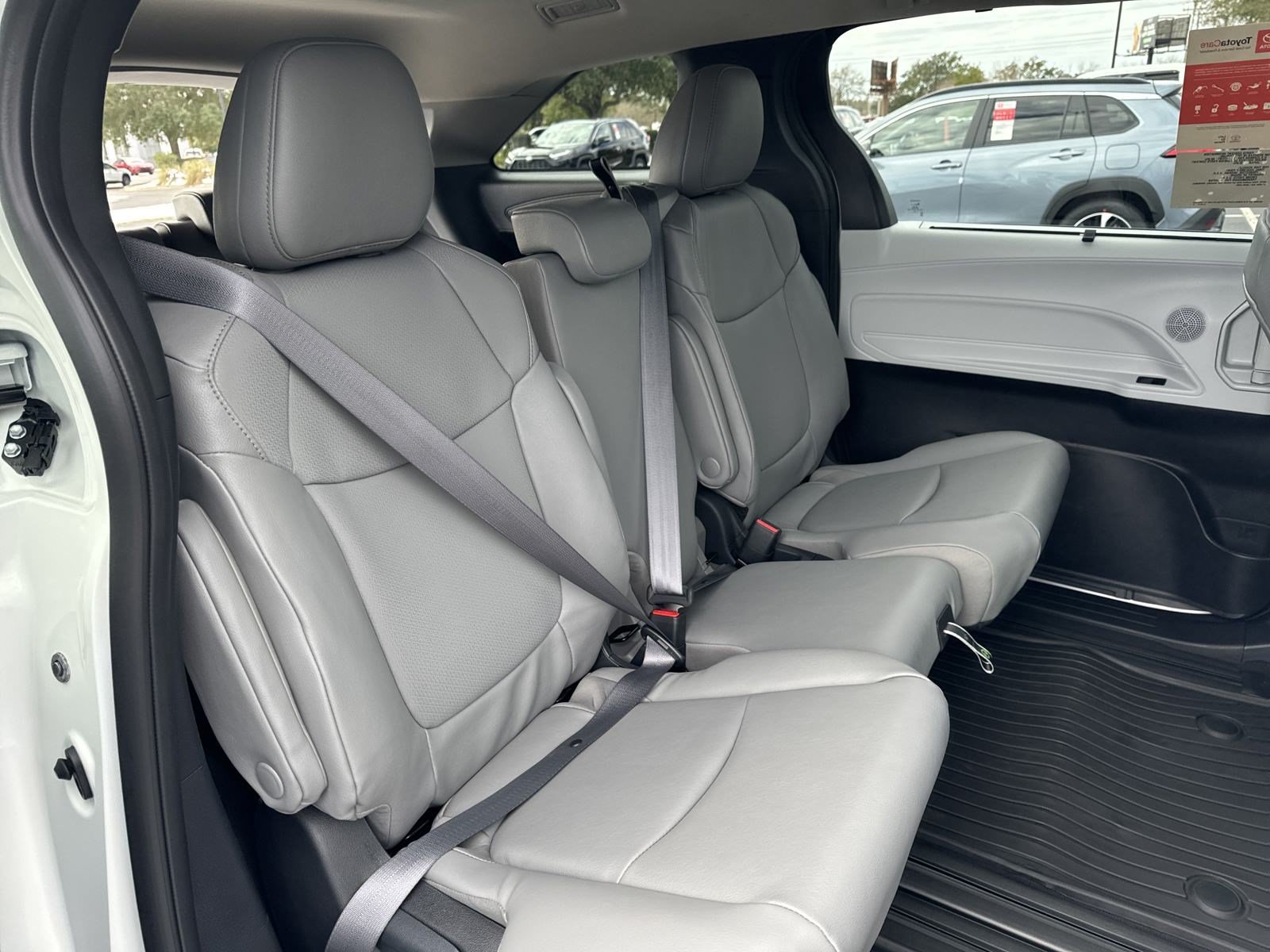 New 2025 Toyota Sienna XLE FWD image 30