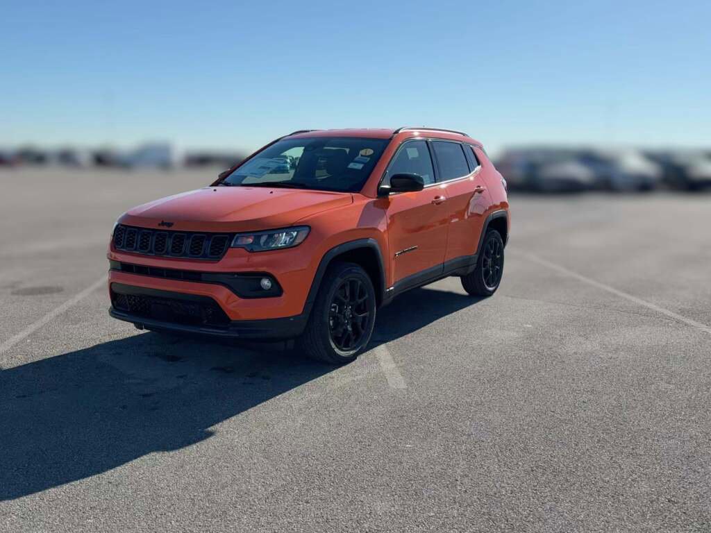 New 2026 Jeep Compass Latitude image 3