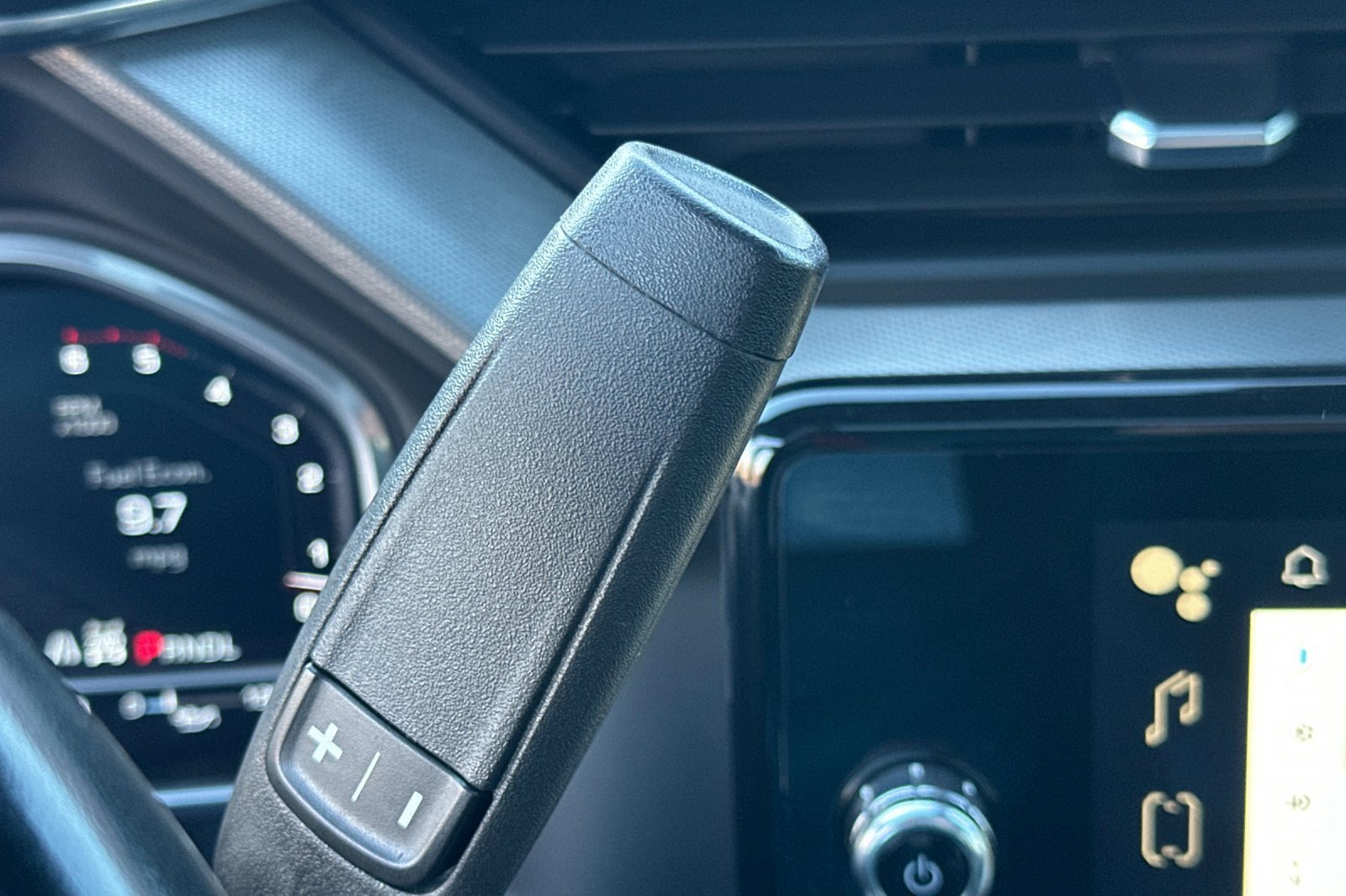 Used 2024 GMC Sierra 3500 Denali w/ Denali Reserve Package image 32