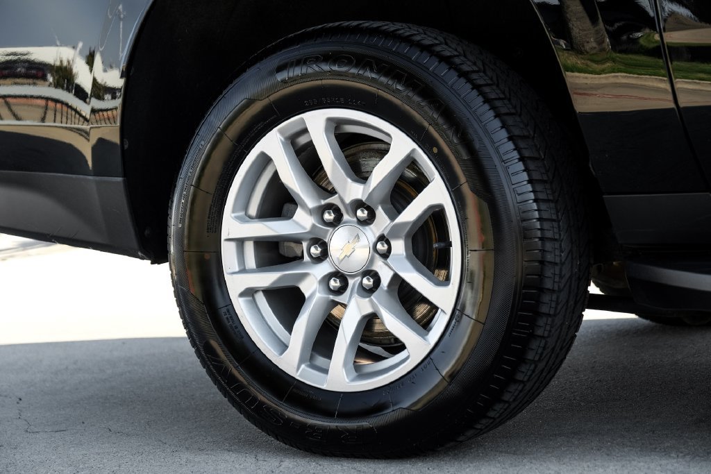 Used 2024 Chevrolet Suburban LT RWD image 60
