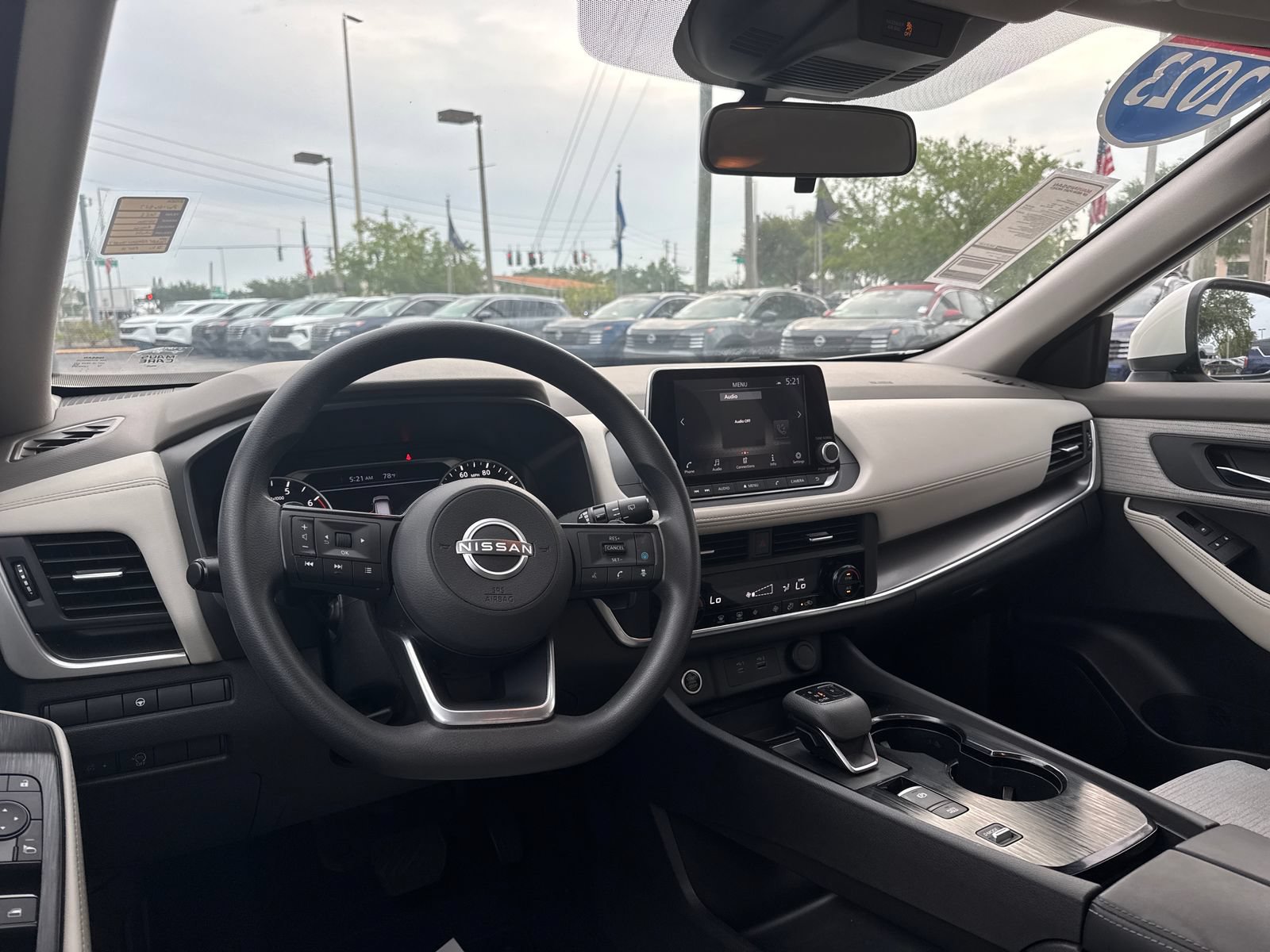 Used 2023 Nissan Rogue SV FWD image 11