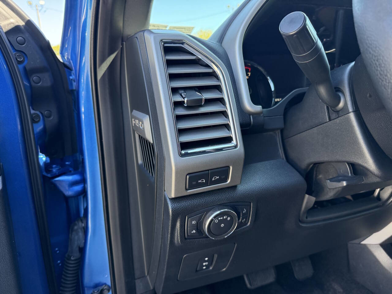 Used 2016 Ford F150 Lariat w/ Equipment Group 501A Mid image 11