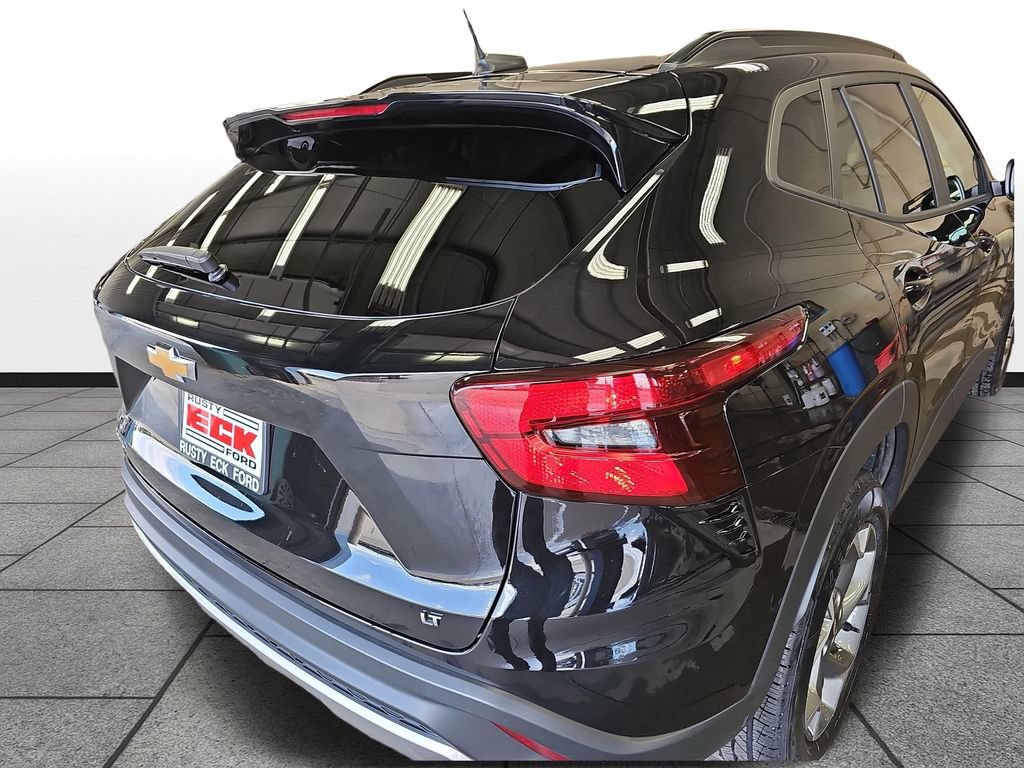Used 2025 Chevrolet Trax LT w/ LT Convenience Package FWD image 32