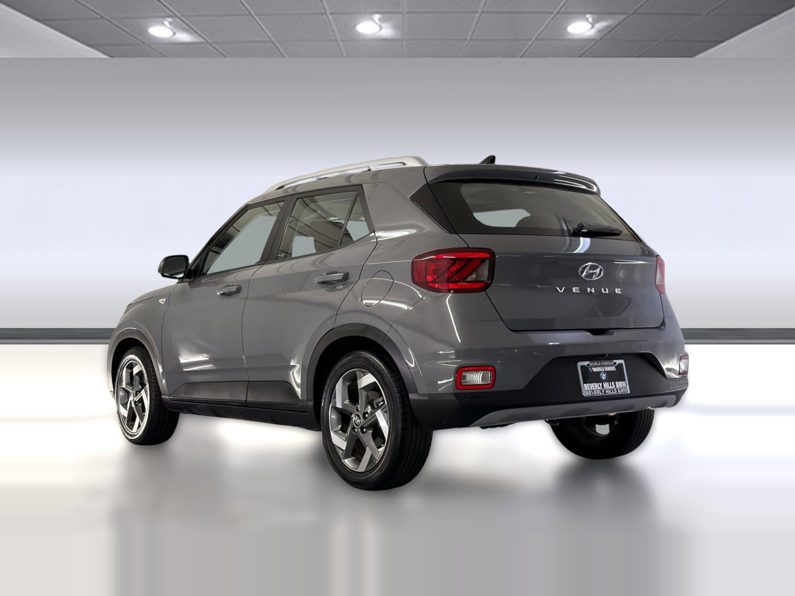 Used 2022 Hyundai Venue SEL image 3