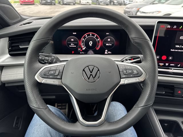 New 2026 Volkswagen Tiguan SE R-Line FWD image 17