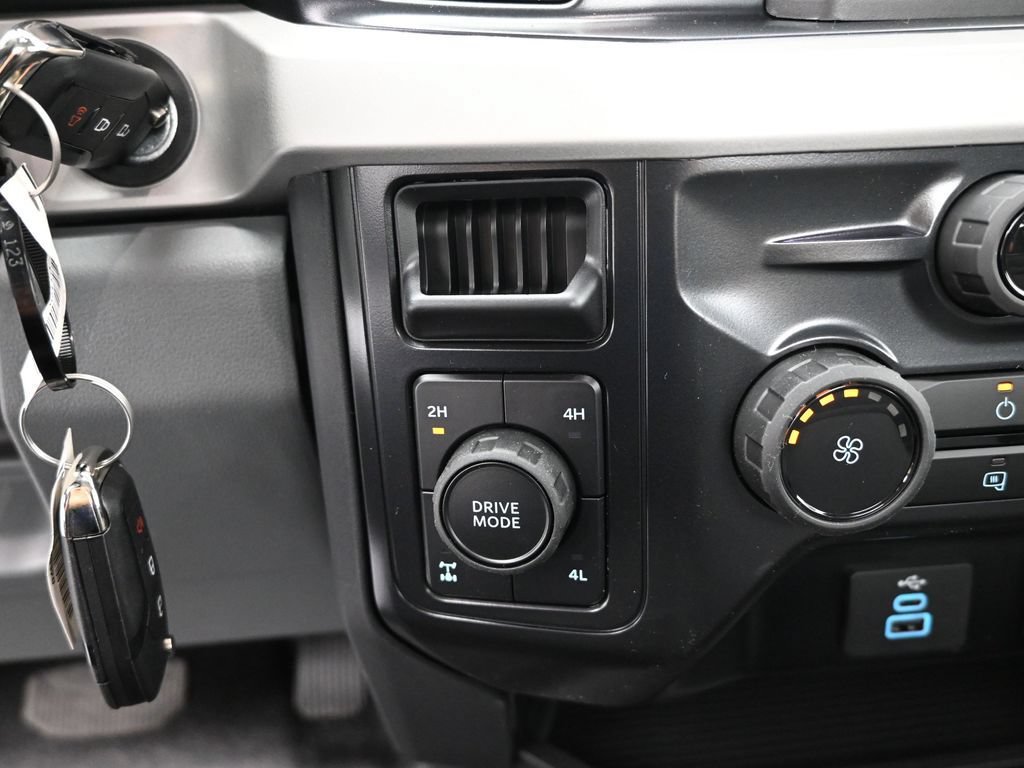 New 2026 Ford F350 XL w/ FX4 Off-Road Package AWD/4WD image 13