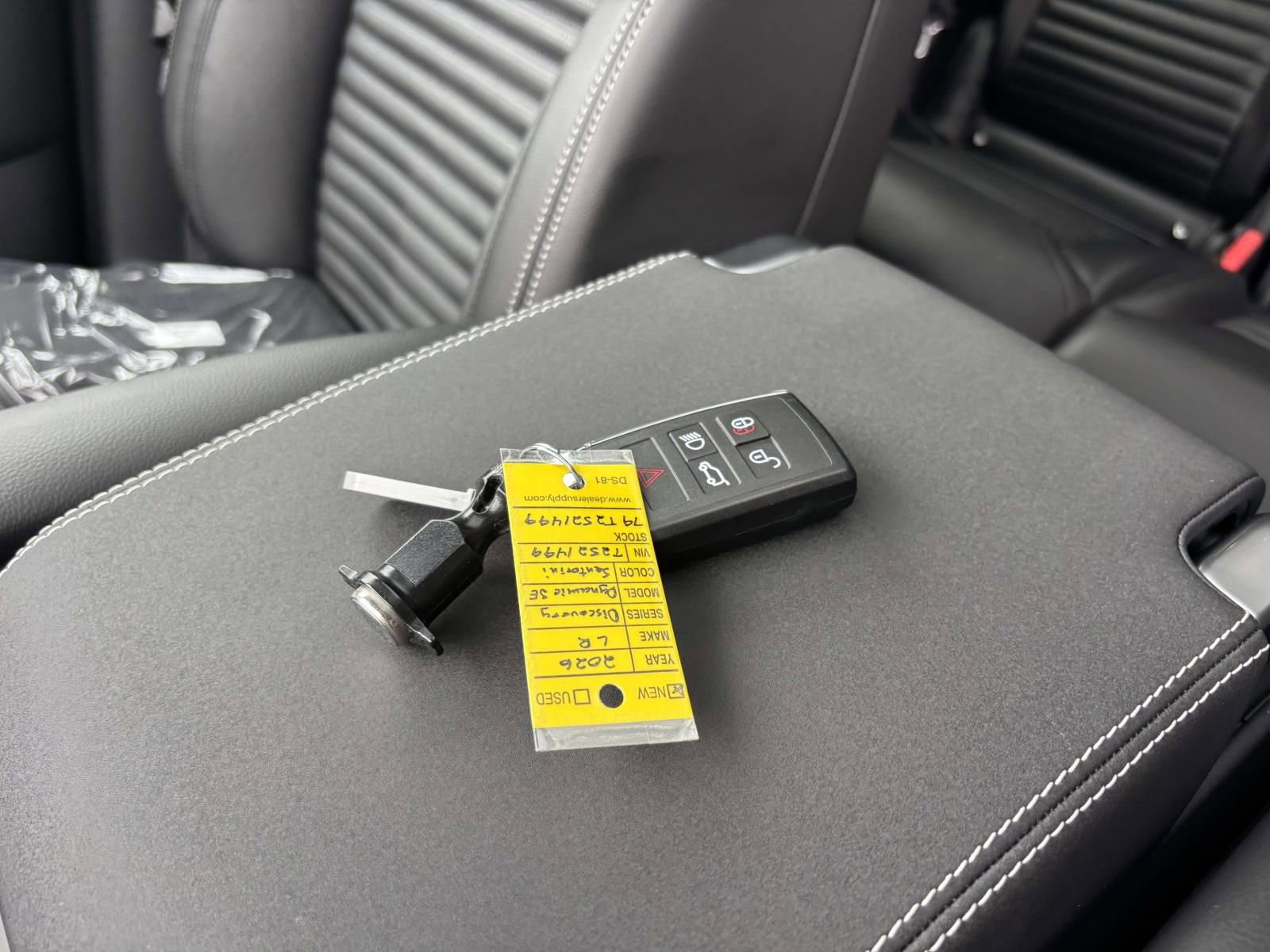 New 2026 Land Rover Discovery Dynamic SE image 31