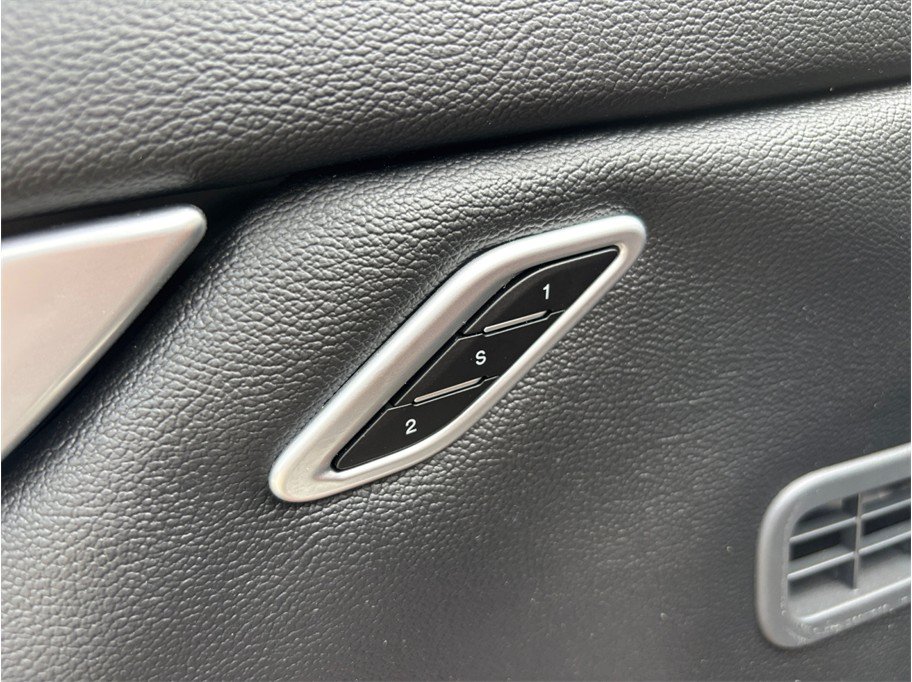 Used 2016 Maserati Ghibli RWD image 17