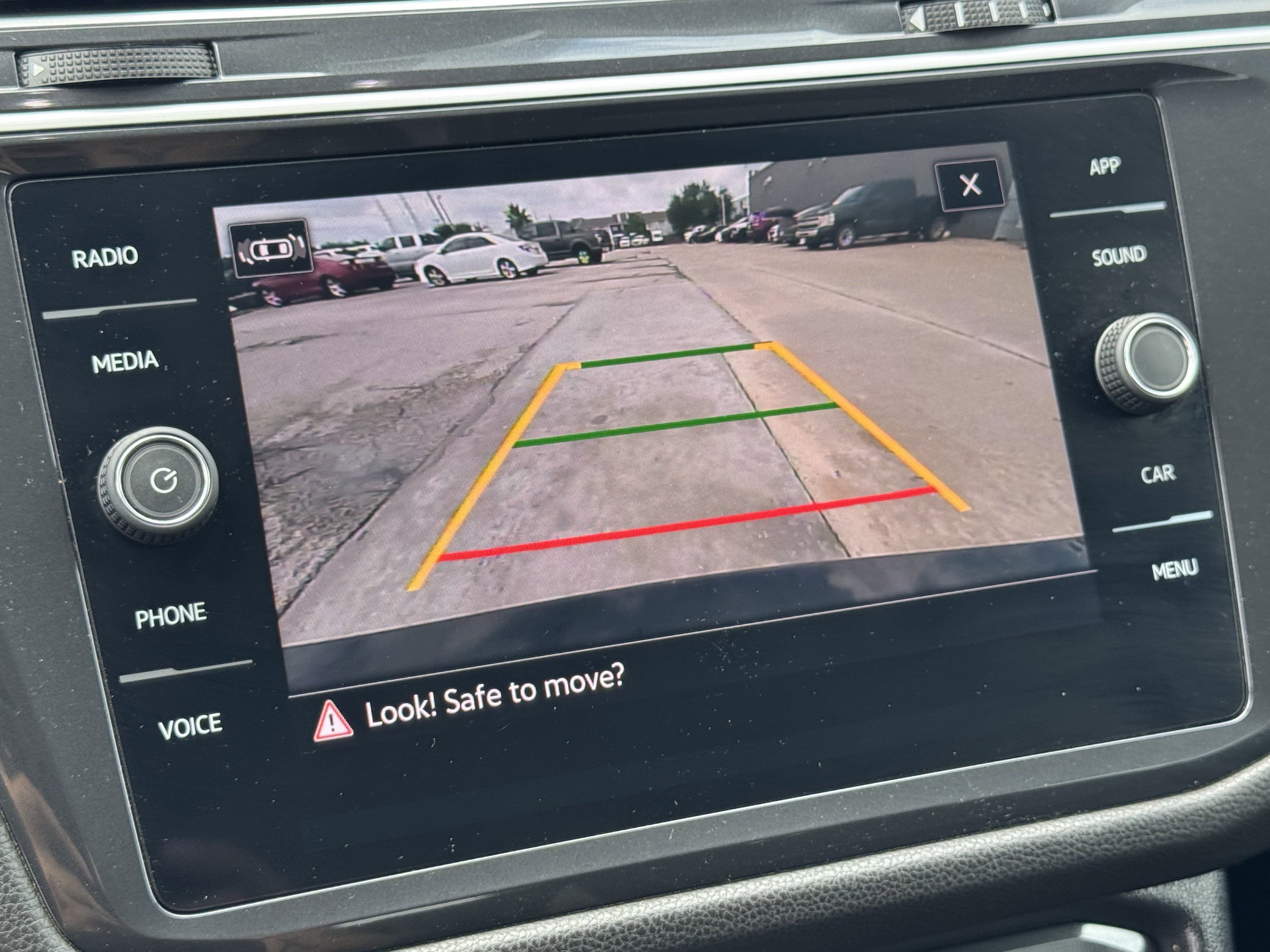 Used 2024 Volkswagen Tiguan SE FWD image 19