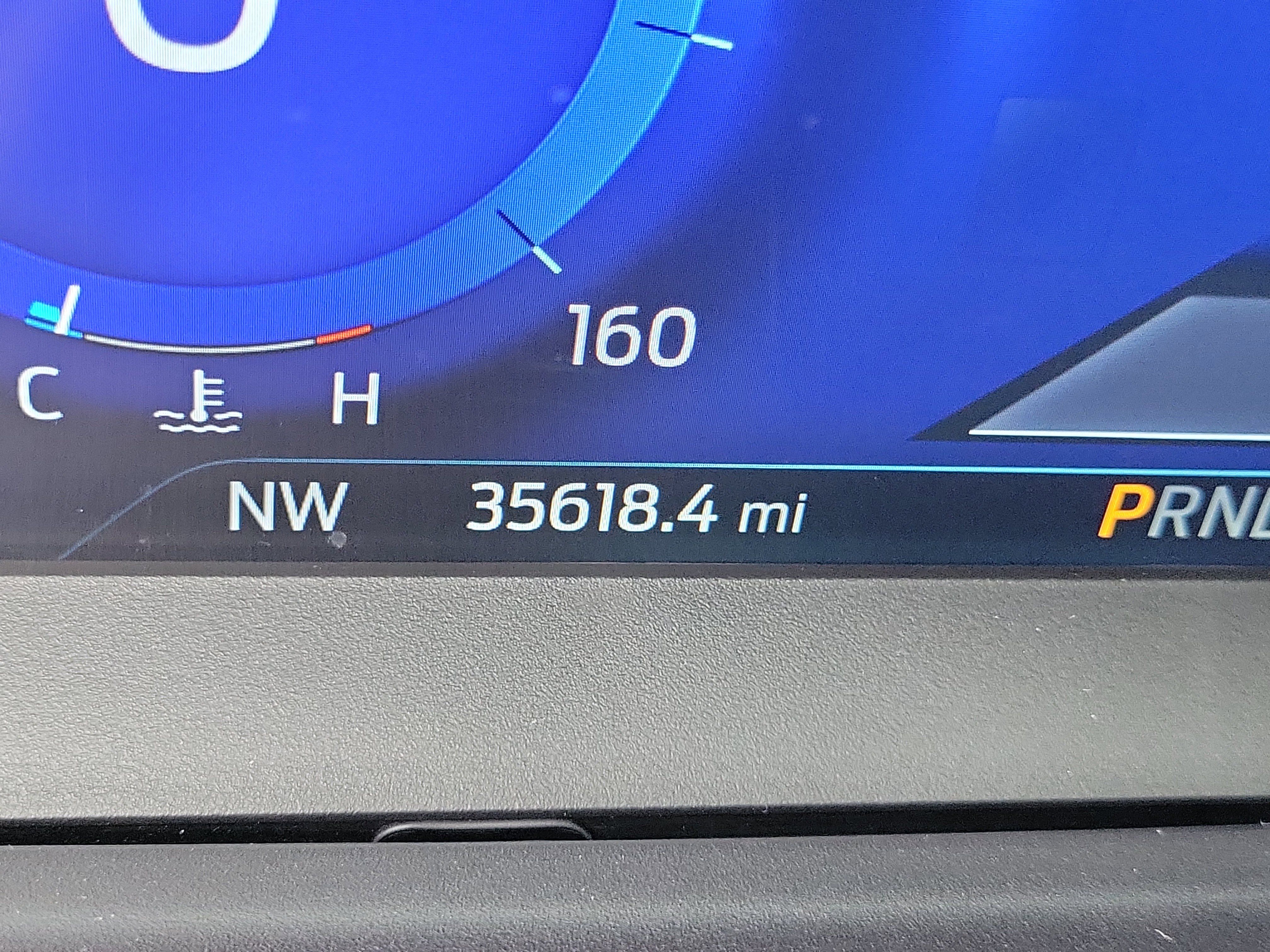 Used 2020 Ford Explorer Platinum w/ Premium Technology Package image 32