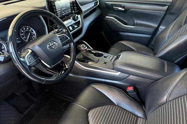 Certified 2021 Toyota Highlander XSE FWD image 11