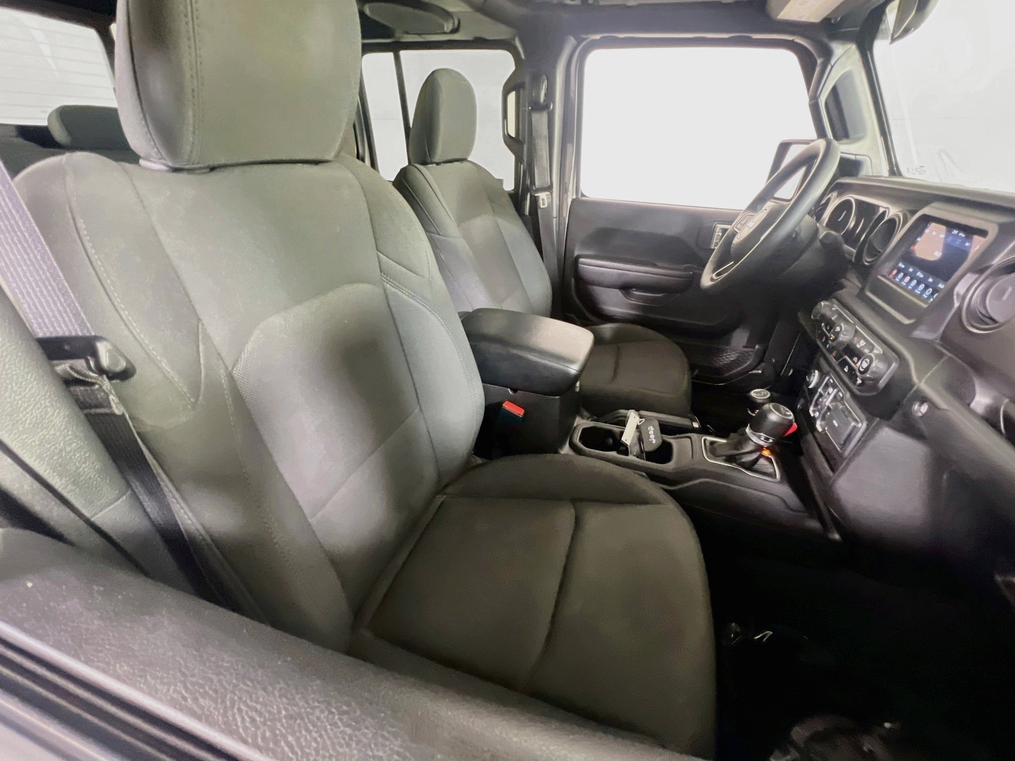 Used 2023 Jeep Gladiator Sport AWD/4WD image 25