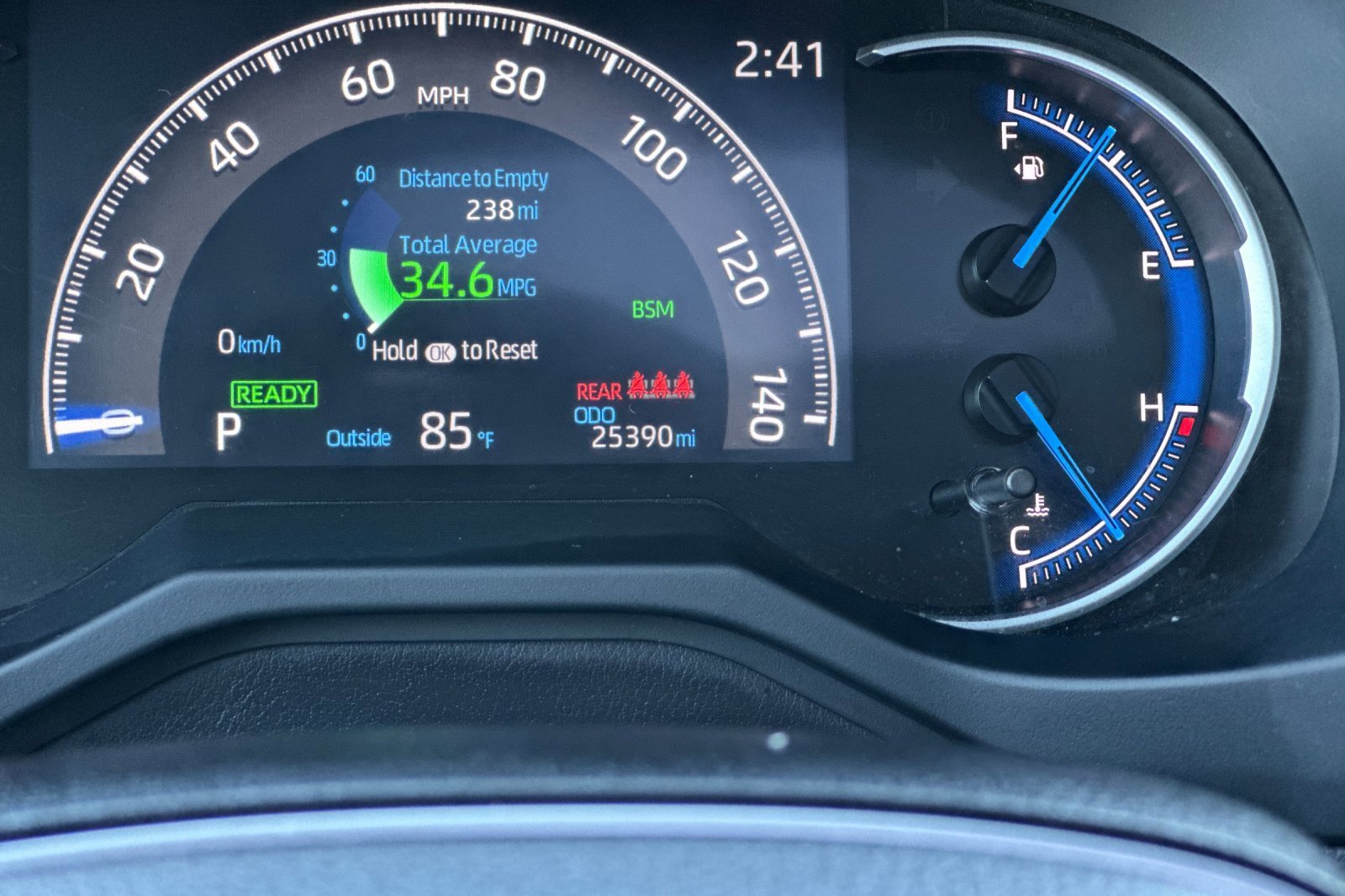 Used 2023 Toyota RAV4 XLE Premium image 27