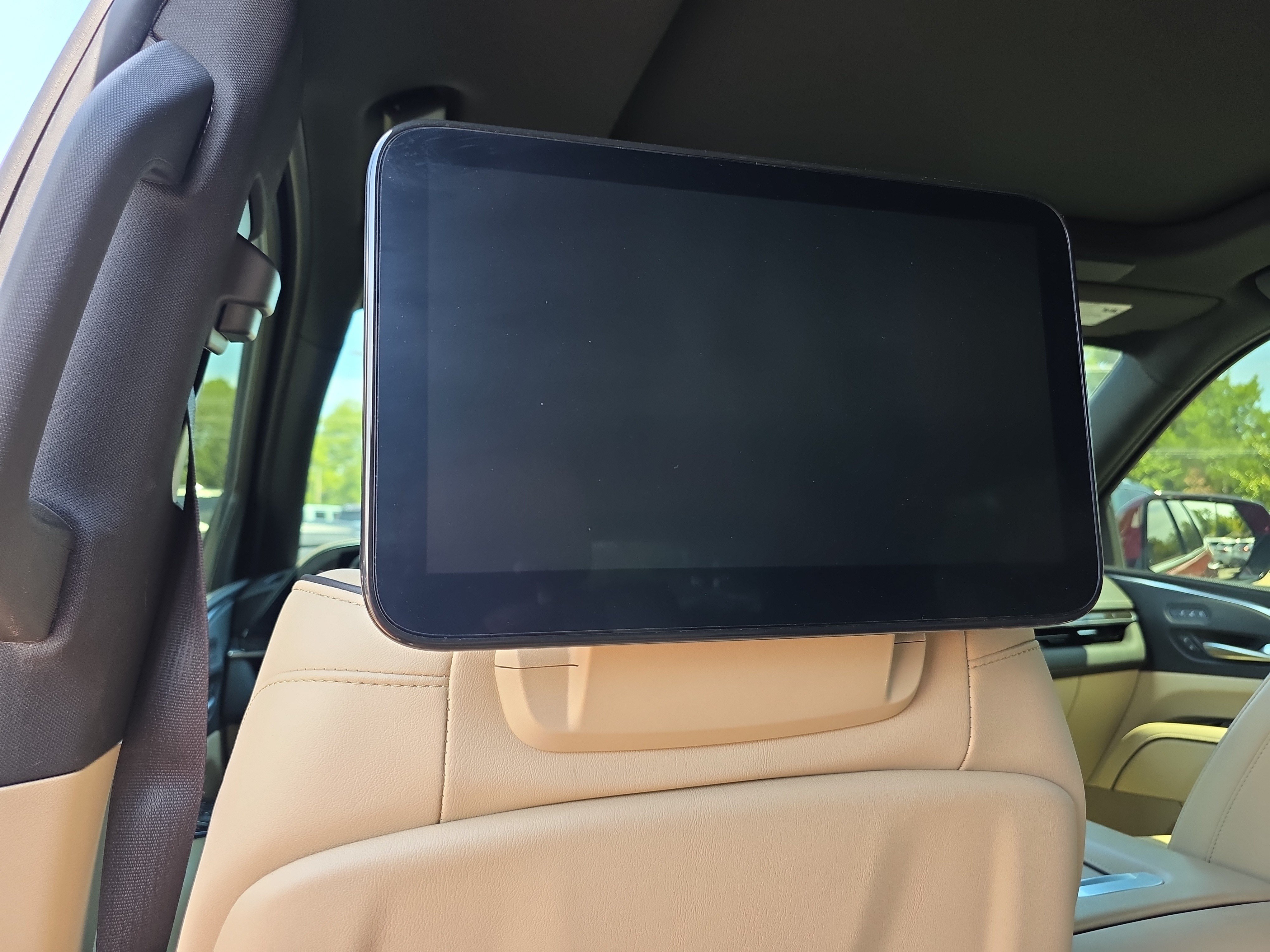 Used 2023 Cadillac Escalade Premium Luxury AWD/4WD image 13