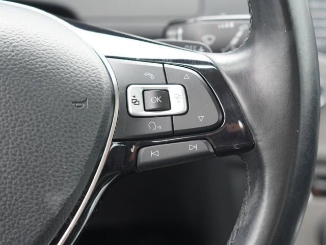 Used 2017 Volkswagen Golf Wolfsburg Edition image 22