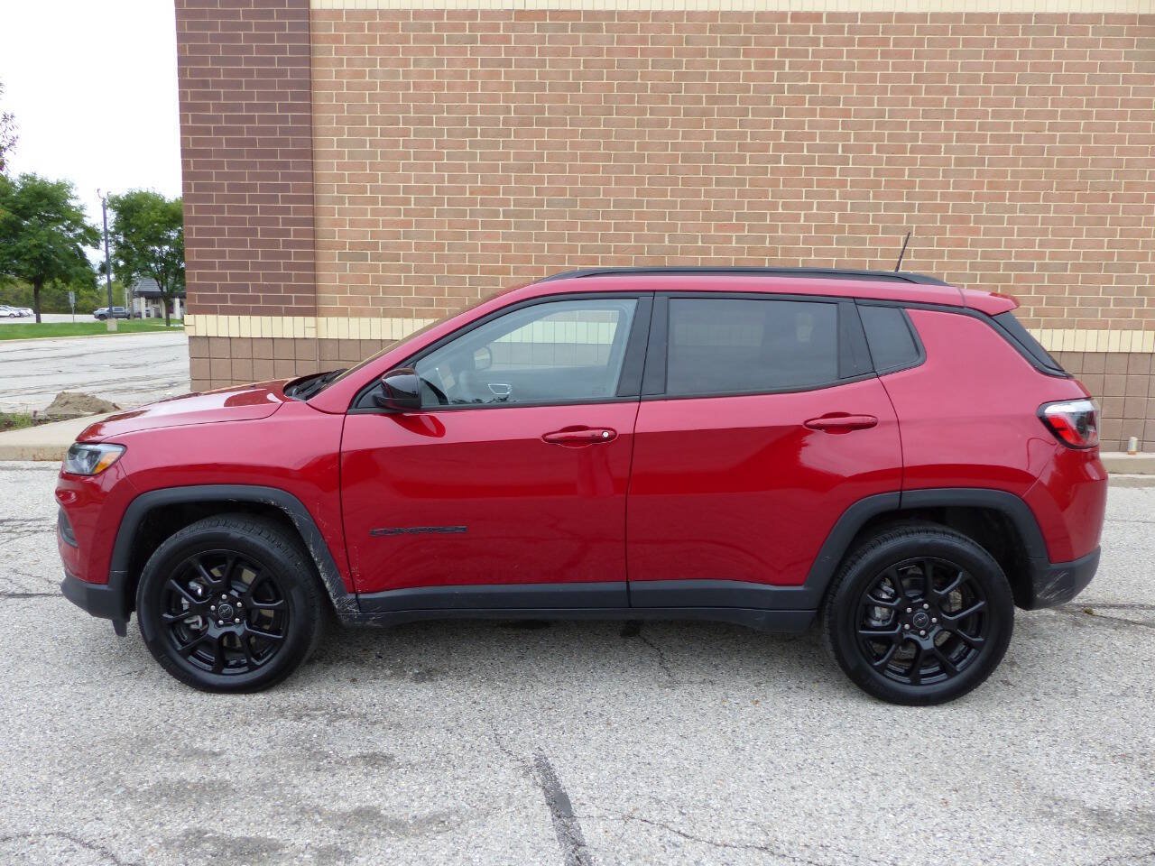 Used 2026 Jeep Compass Latitude AWD/4WD image 5