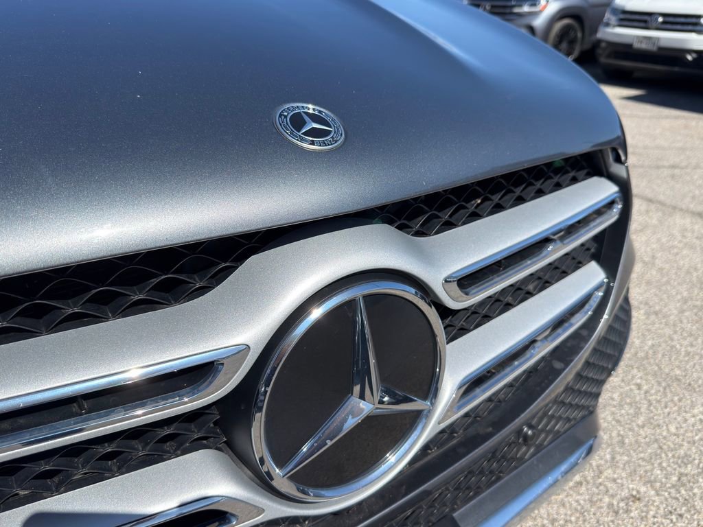 Used 2022 Mercedes-Benz GLE 350 4MATIC w/ Premium Package image 4